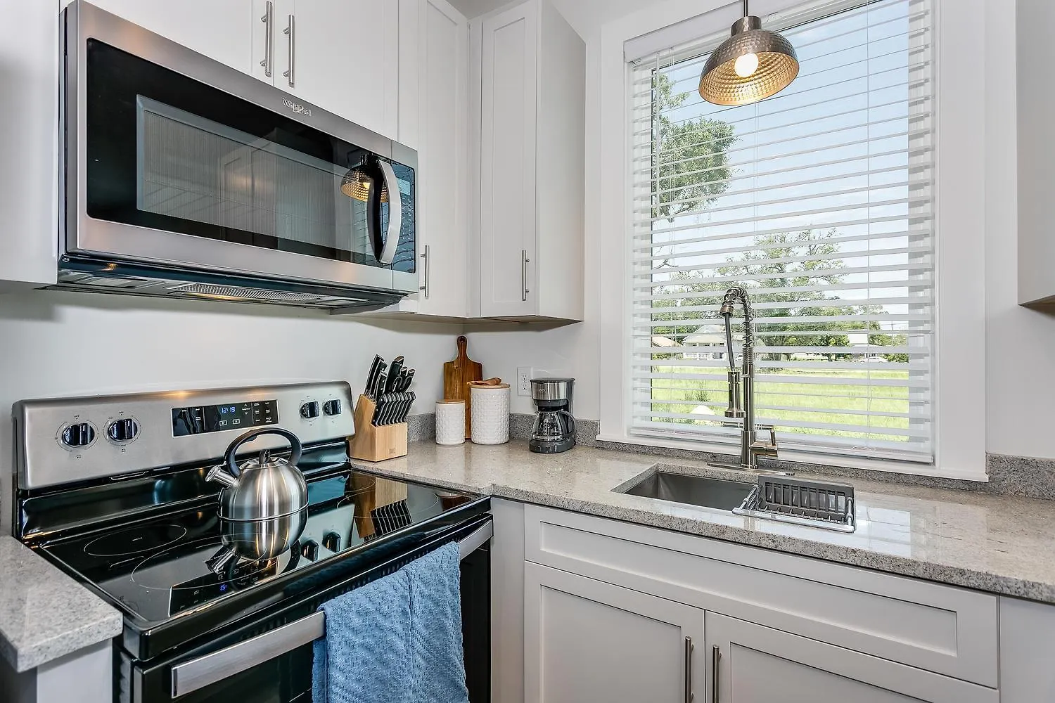 Downtown Pensacola Townhome - Clubb St Apartment