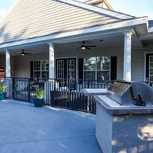 Lux 2bd 2ba Minutes From The Water Pensacola